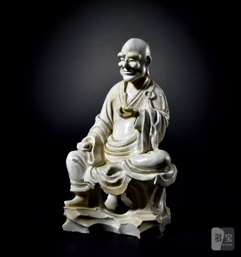 明 白釉罗汉坐像